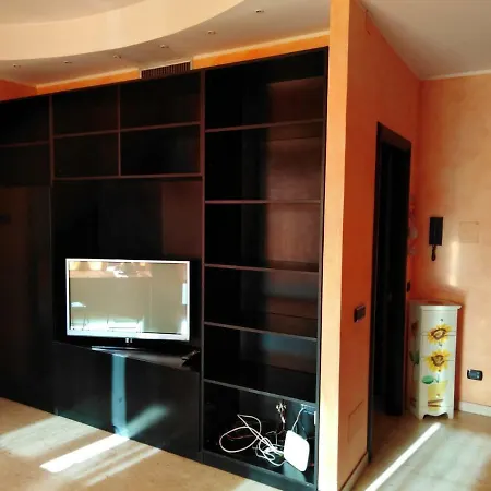 Taverna דירה פיאצ'נצה